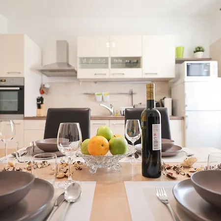 Melisa Apartman Zára